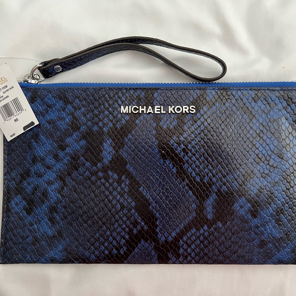 MICHAEL KORS clutch.